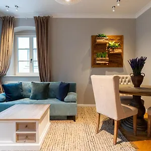  Apartment Wunderschoenes Altbaujuwel In Ruhiger Innenstadtlage